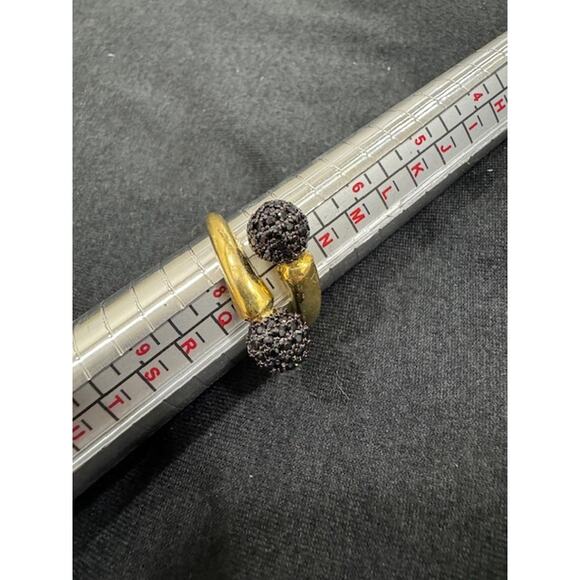 Noir Ring - Picture 1 of 3